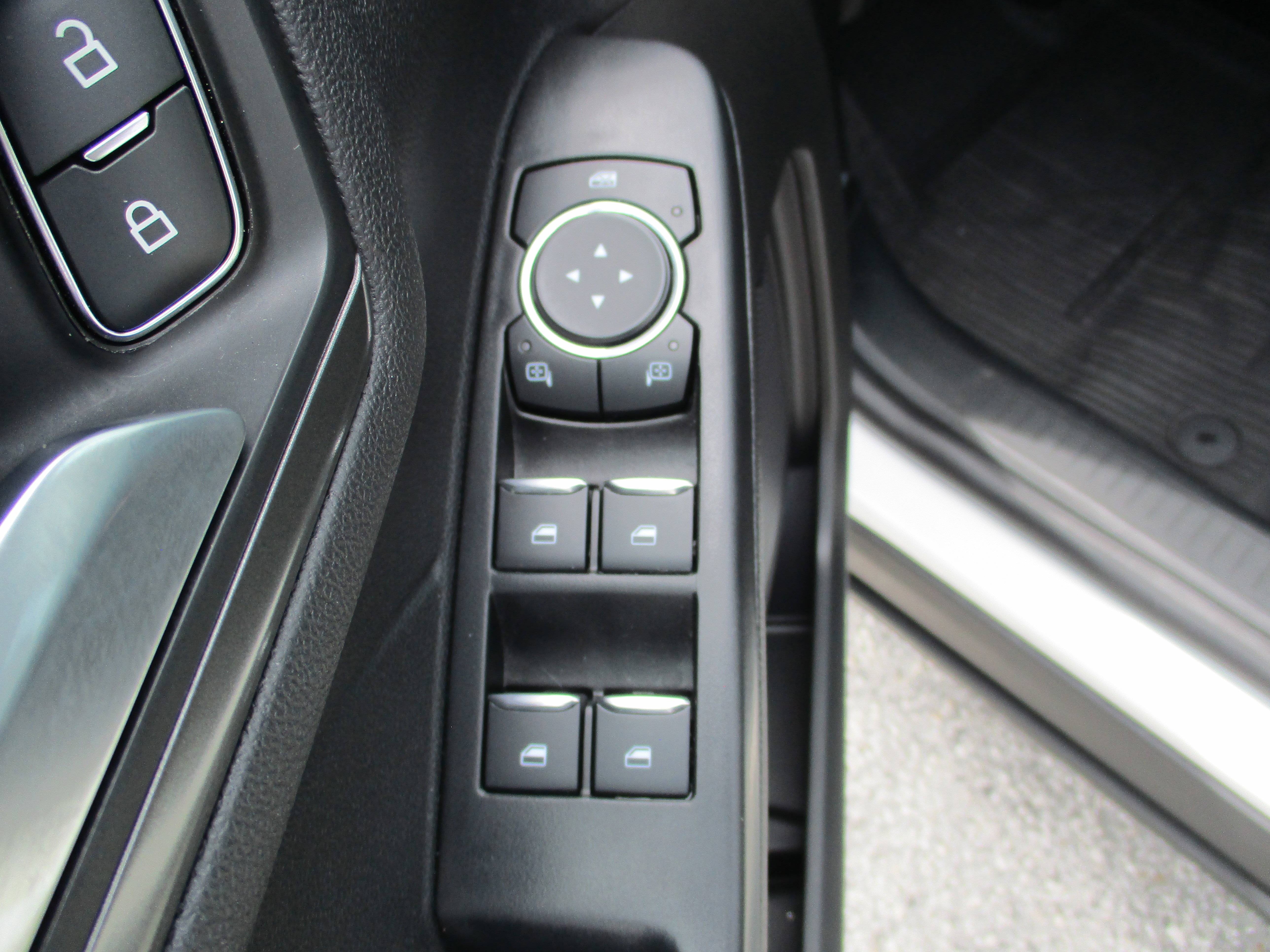 Certified 2023 Ford Escape SE image 10