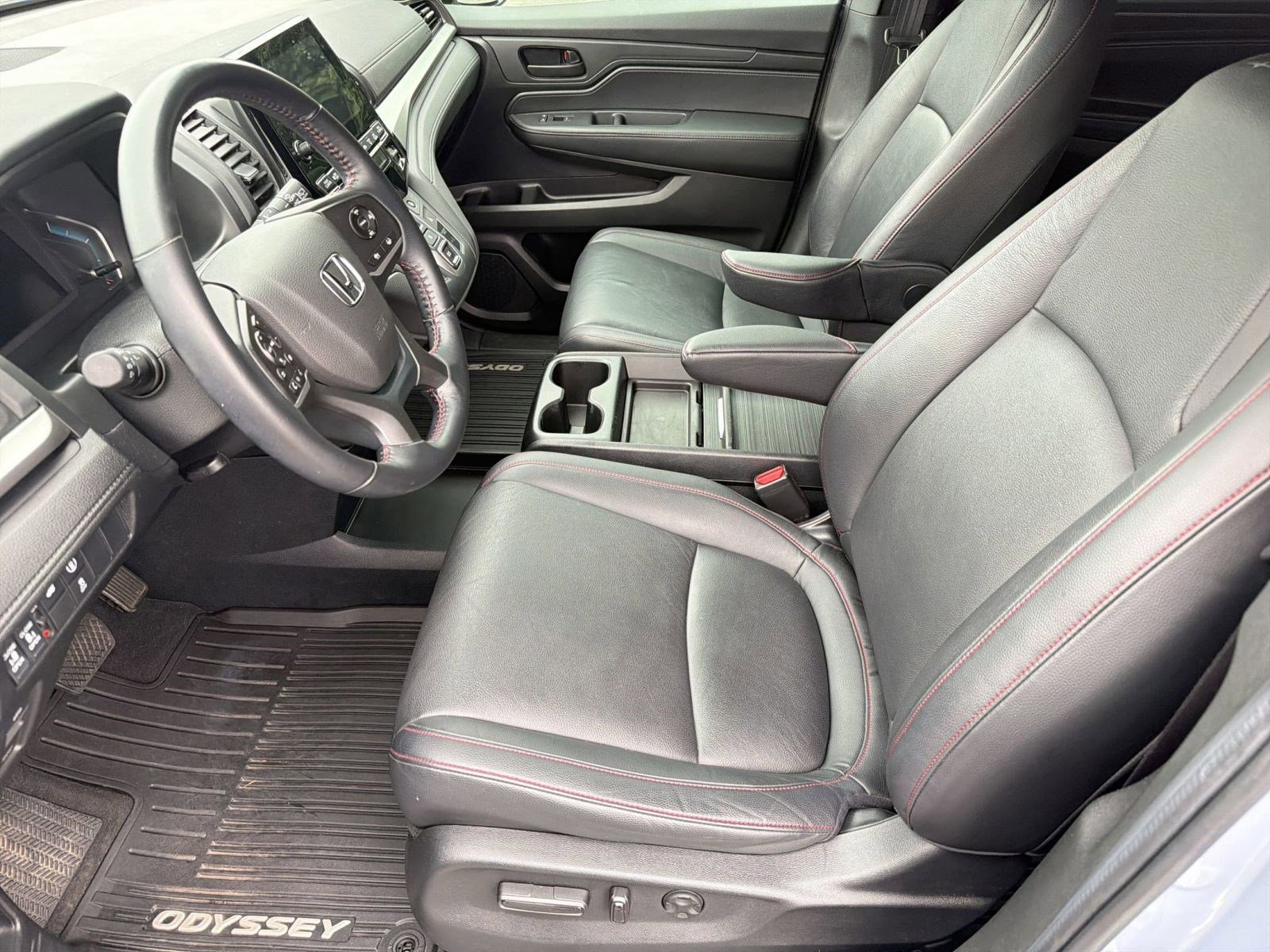 Used 2024 Honda Odyssey Sport image 5