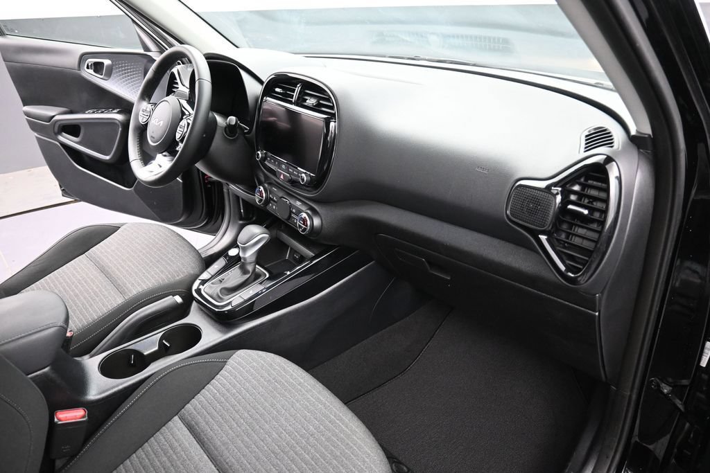 Used 2023 Kia Soul EX FWD image 16
