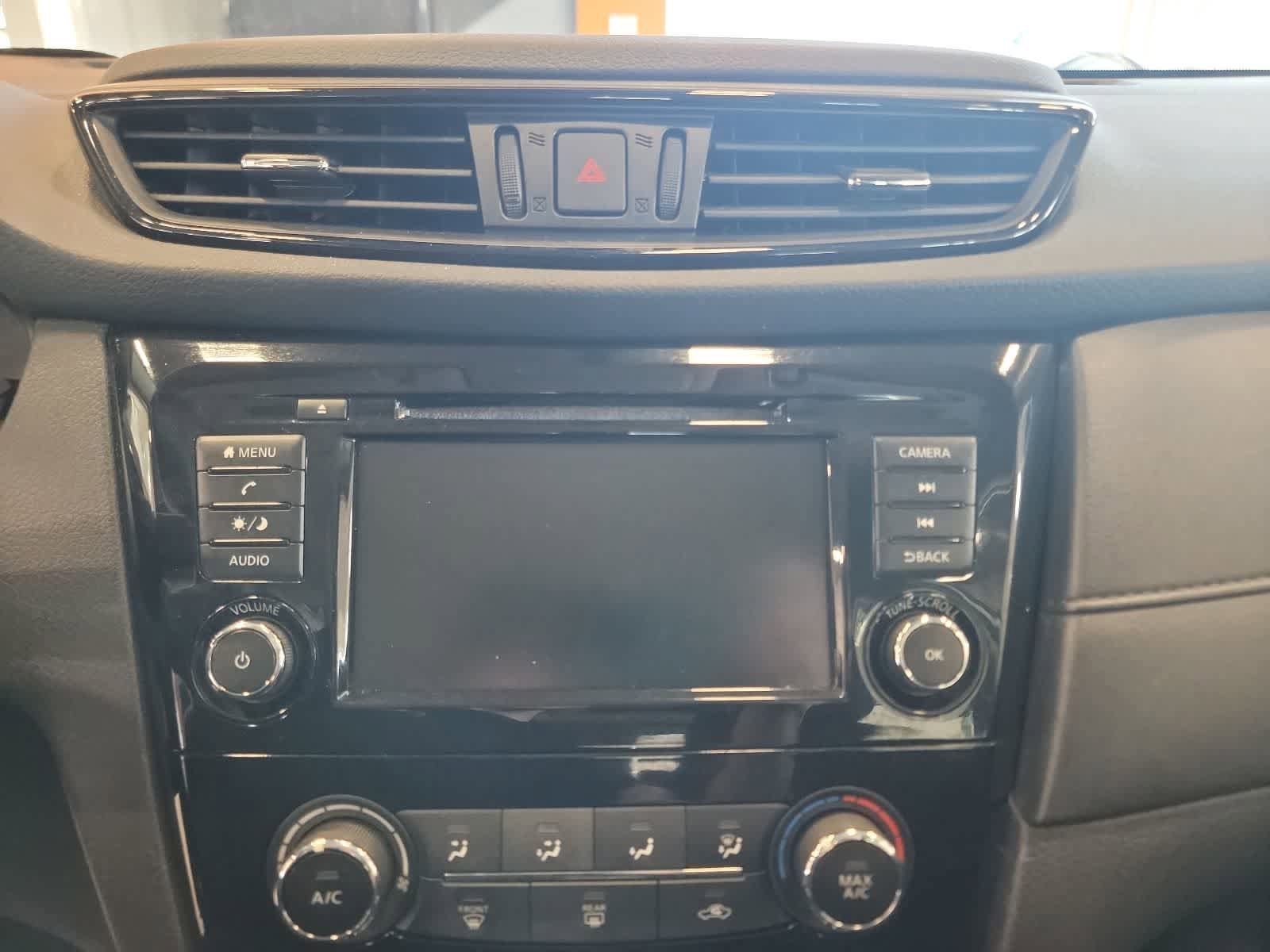 Used 2019 Nissan Rogue S AWD/4WD image 24