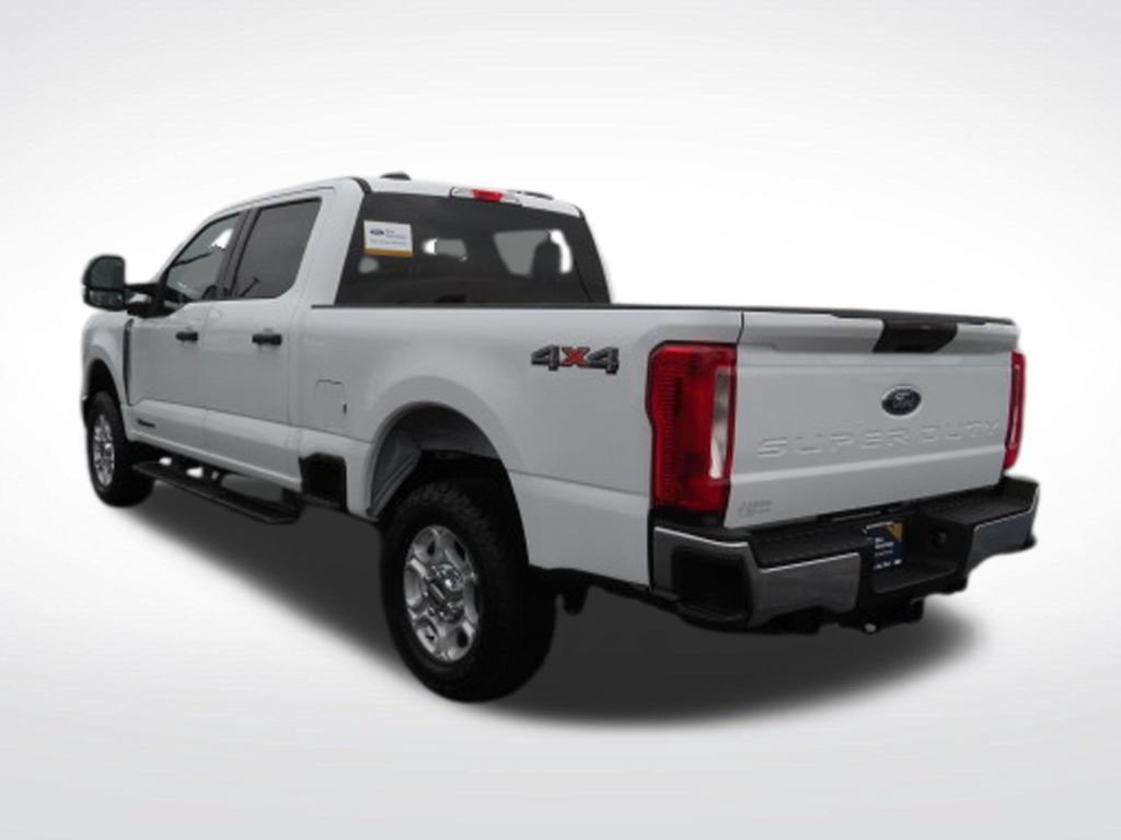Certified 2025 Ford F250 XLT AWD/4WD image 5