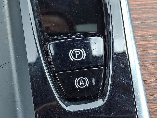 Used 2023 Volvo XC60 B6 Ultimate w/ Protection Package Premier AWD/4WD image 23
