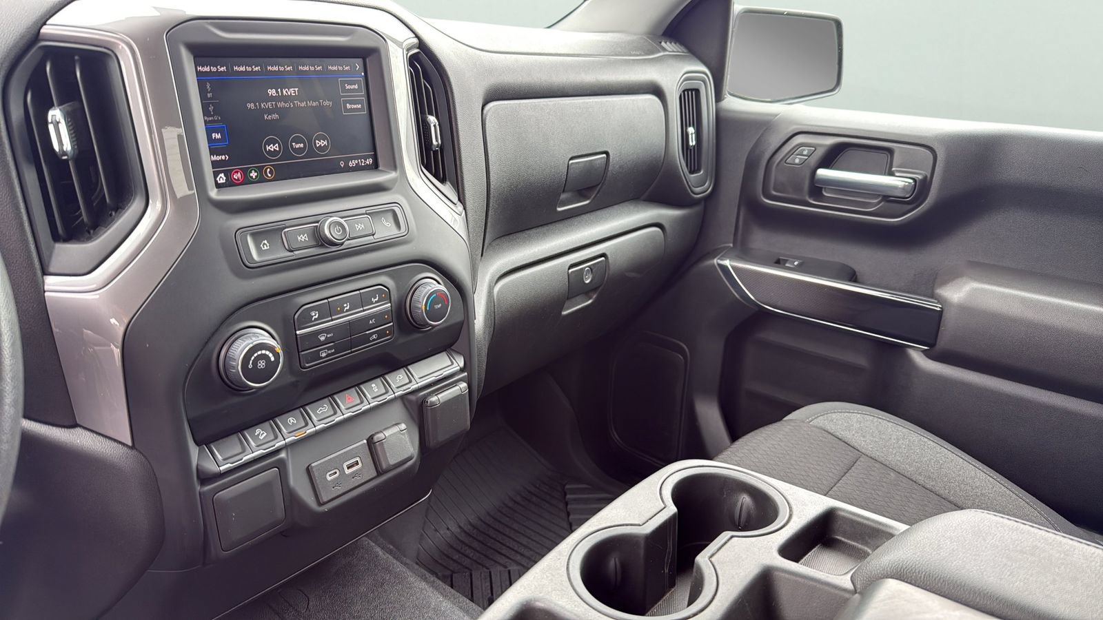Used 2022 Chevrolet Silverado 1500 Custom Trail Boss w/ Midnight Edition AWD/4WD image 18