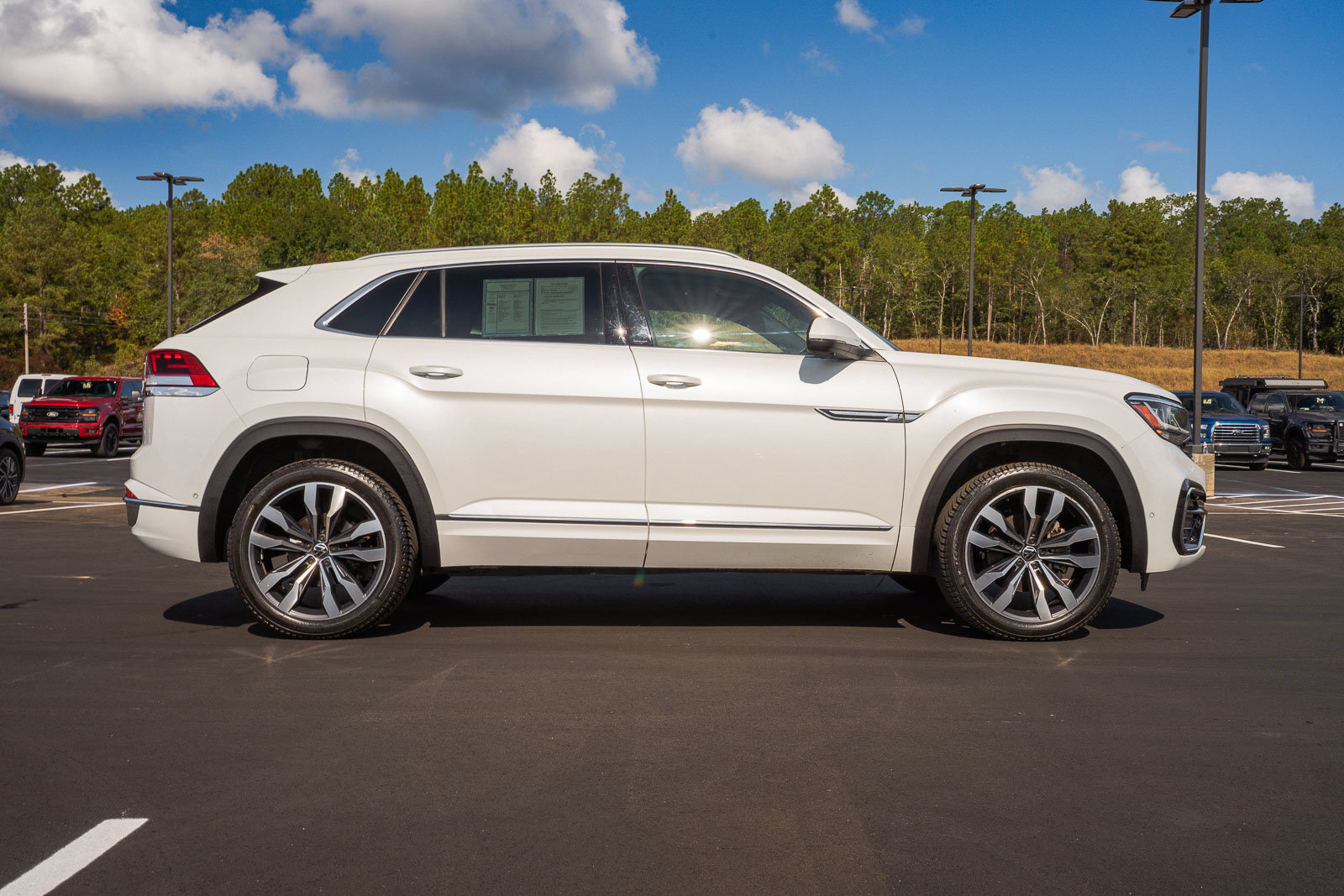 Used 2022 Volkswagen Atlas Cross Sport SEL Premium R-Line AWD/4WD image 8