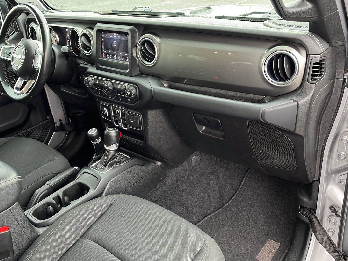 Used 2019 Jeep Wrangler Unlimited Sahara image 46