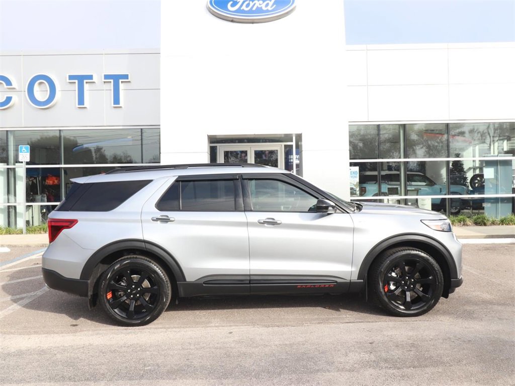 Certified 2023 Ford Explorer ST-Line w/ Class IV Trailer Tow Package image 15