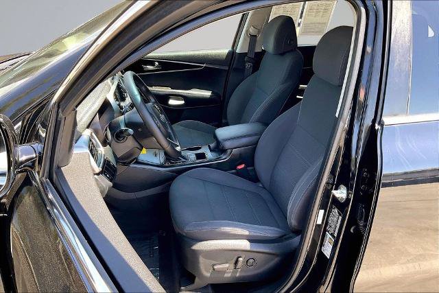 Used 2017 Kia Sorento AWD w/ LX Convenience Package image 25