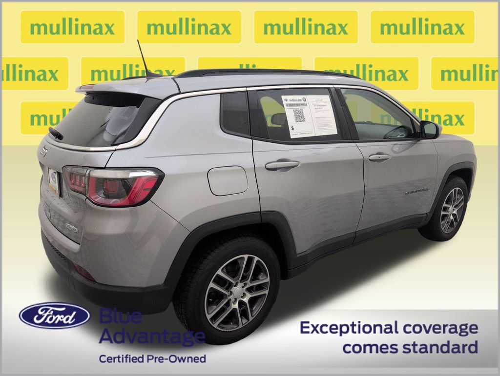 Used 2018 Jeep Compass Latitude w/ Popular Equipment Group FWD image 3