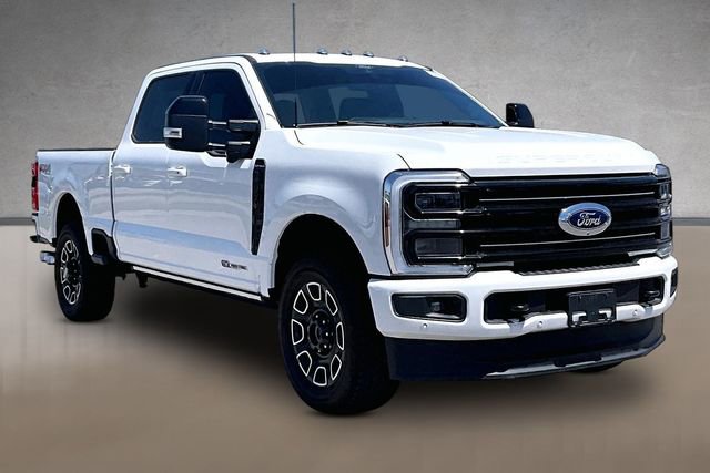 Certified 2025 Ford F250 Platinum w/ FX4 Off-Road Package AWD/4WD image 9