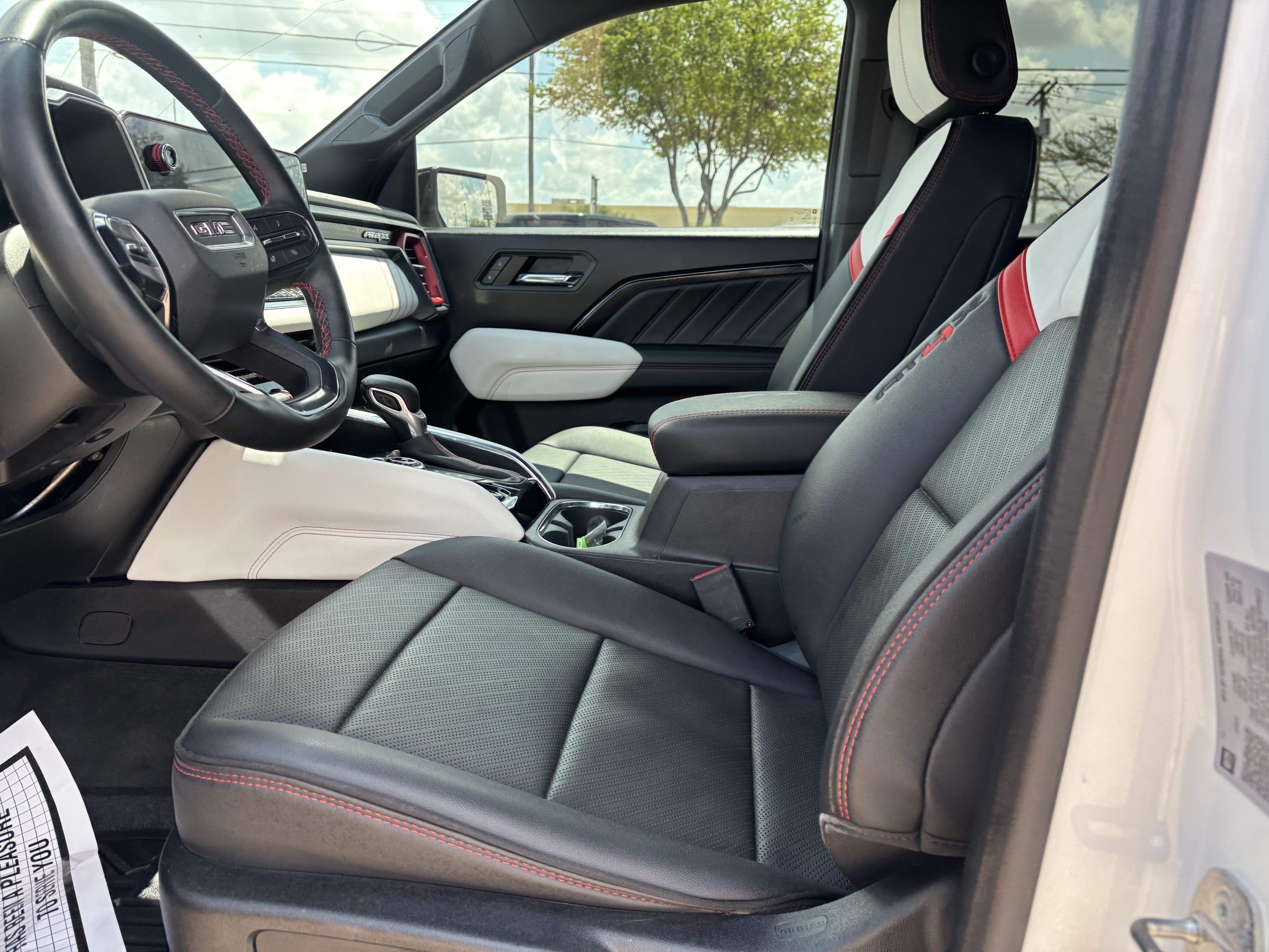 Used 2023 GMC Canyon AT4X AWD/4WD image 10