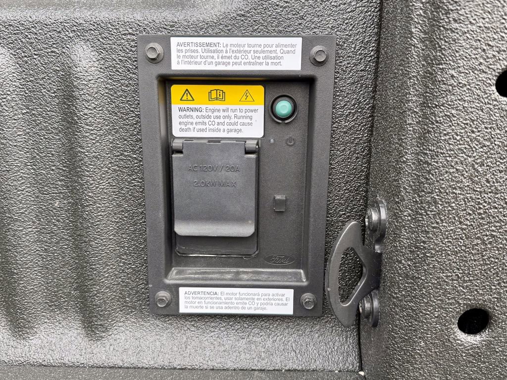 Certified 2023 Ford F350 Lariat w/ Chrome Package image 17