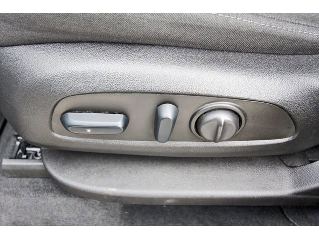 Used 2024 Chevrolet Traverse LT image 27