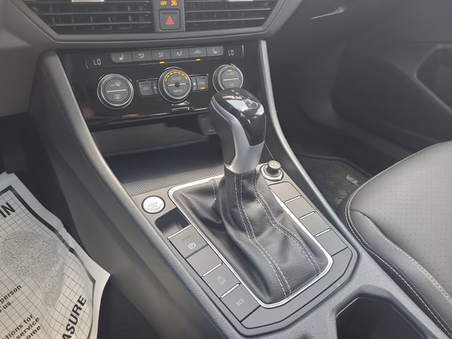 Used 2023 Volkswagen Jetta SE FWD image 29
