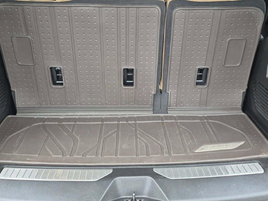 Used 2024 Chevrolet Tahoe Premier AWD/4WD image 8