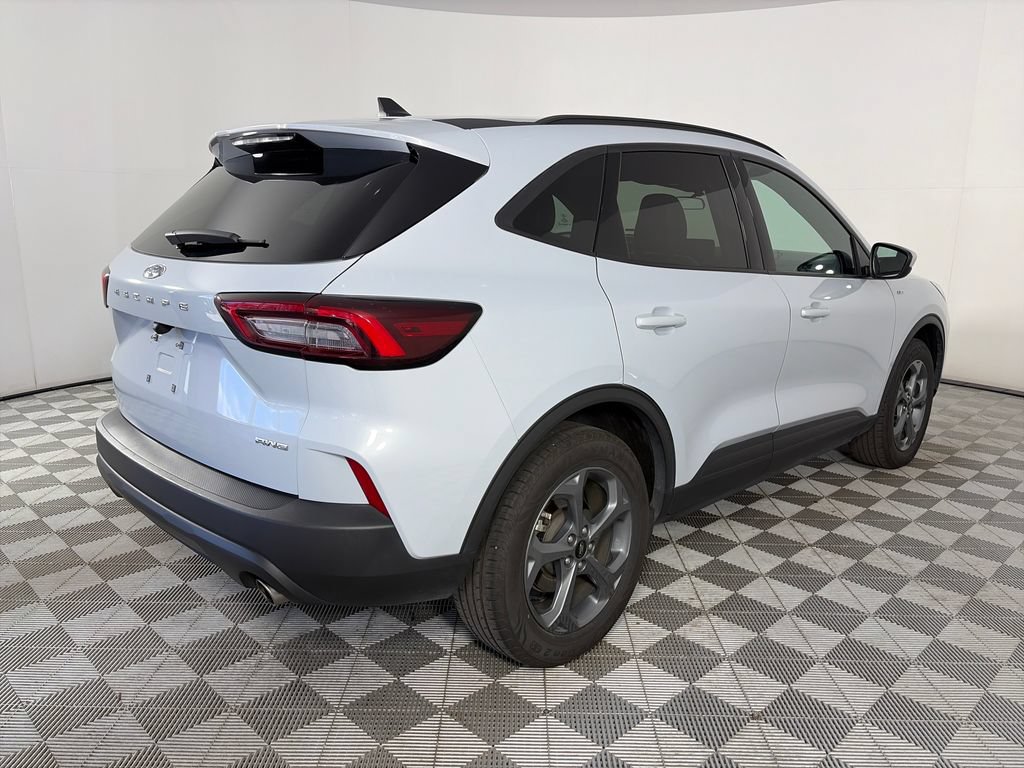 Certified 2025 Ford Escape ST-Line Select AWD/4WD image 7