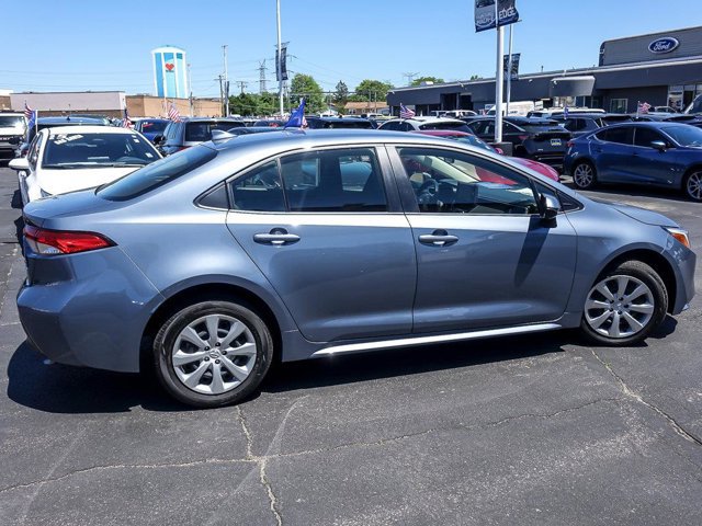 Used 2025 Toyota Corolla LE FWD image 11