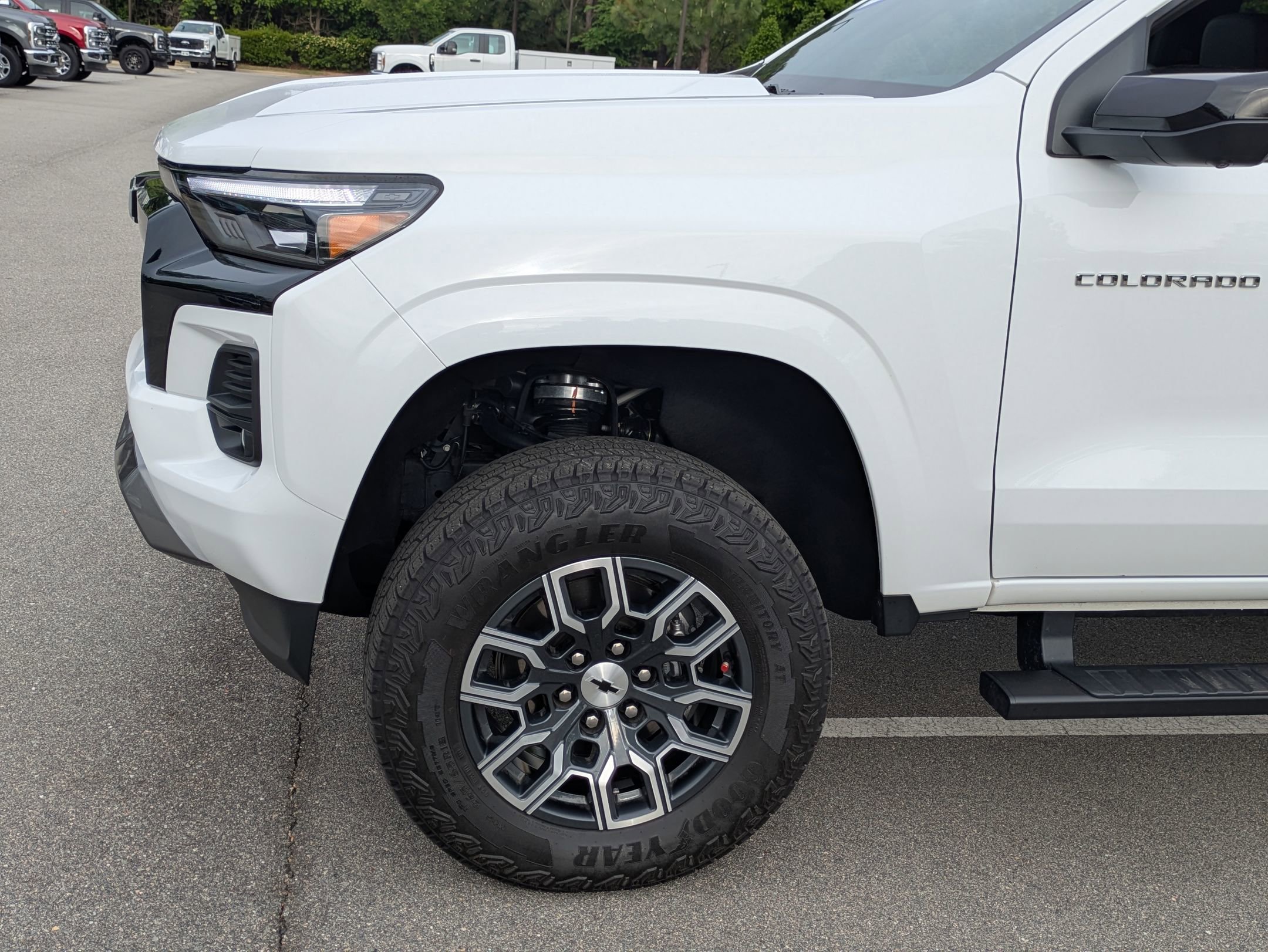 Used 2024 Chevrolet Colorado Z71 w/ Z71 Convenience Package 2 AWD/4WD image 11