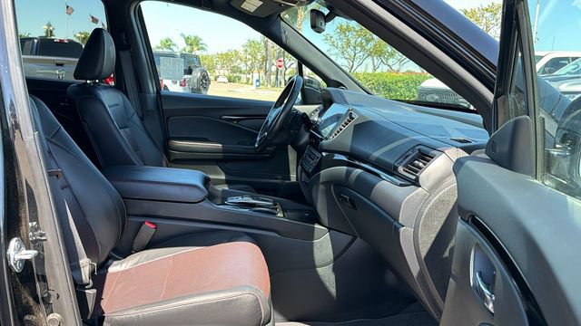 Used 2025 Honda Ridgeline Black Edition image 11