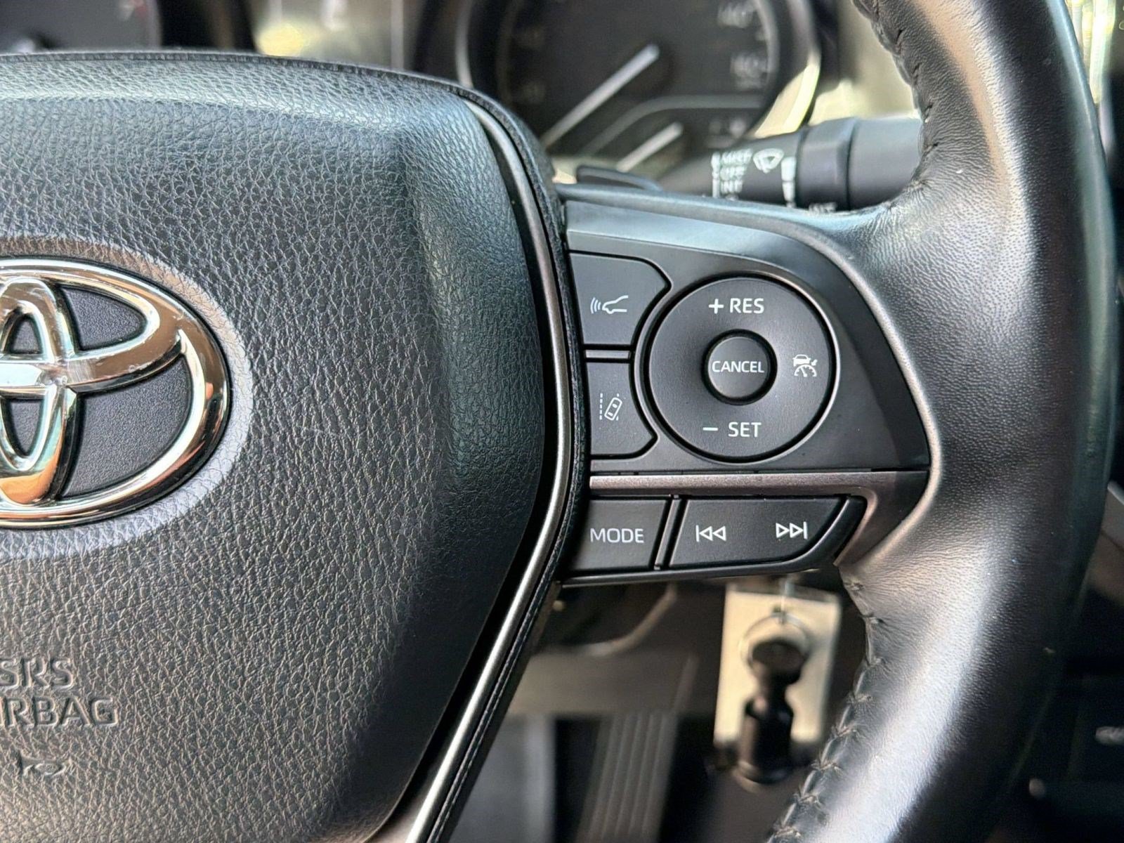 Used 2022 Toyota Camry SE FWD image 18