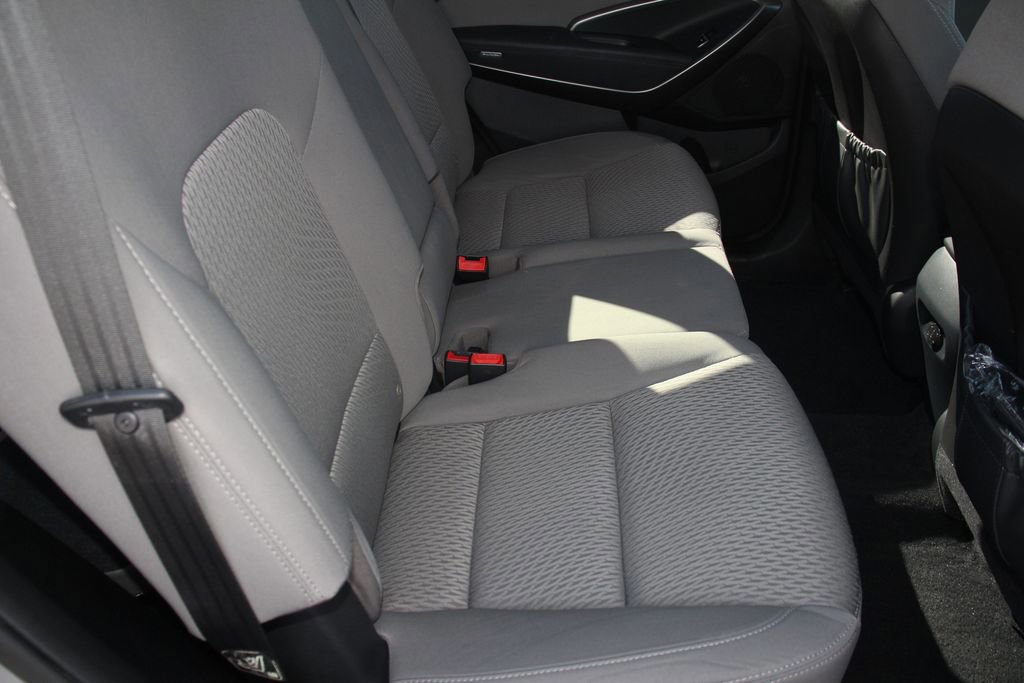 Used 2018 Hyundai Santa Fe SE image 25