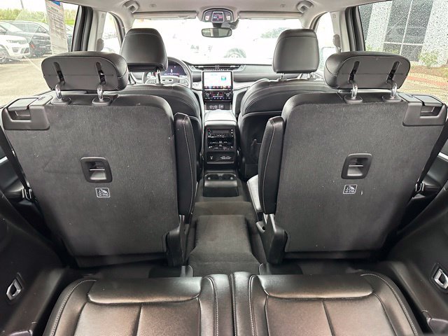 Used 2023 Jeep Grand Cherokee L Limited w/ Black Appearance Package AWD/4WD image 10