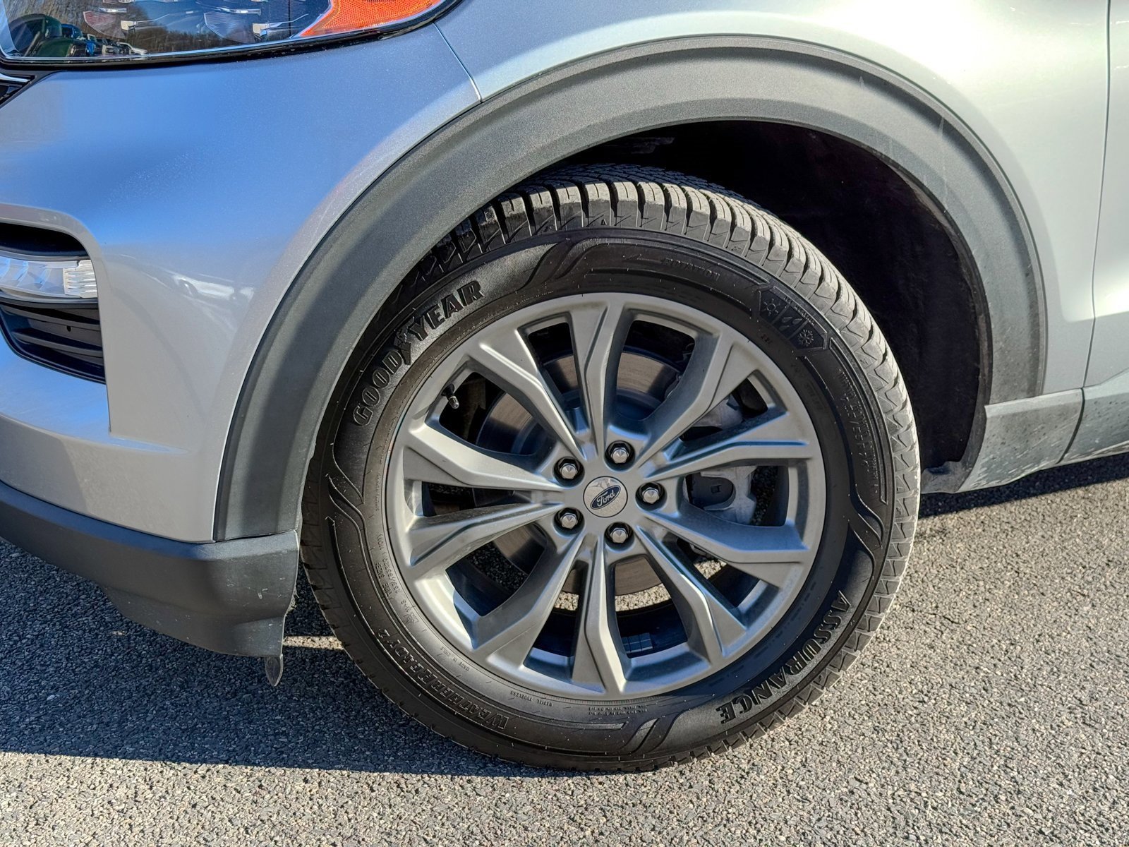 Certified 2022 Ford Explorer XLT w/ Equipment Group 202A image 11