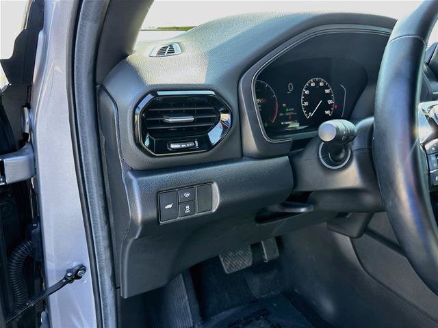 Used 2025 Honda Pilot TrailSport image 11