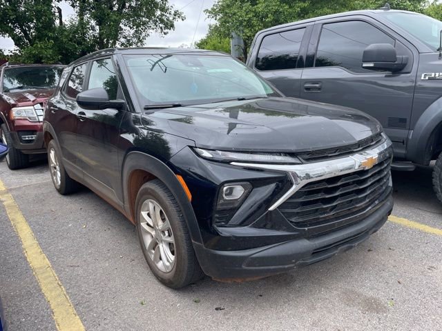 Used 2025 Chevrolet TrailBlazer LS w/ LS Convenience Package FWD image 4