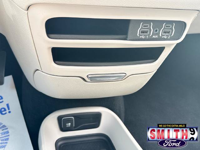 Used 2024 Chrysler Pacifica Touring-L FWD image 25