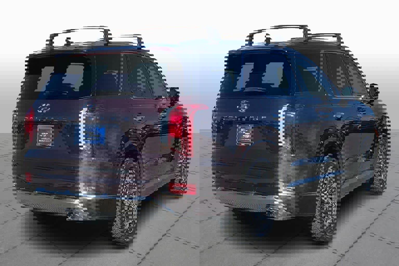 Used 2022 Hyundai Palisade Calligraphy image 3