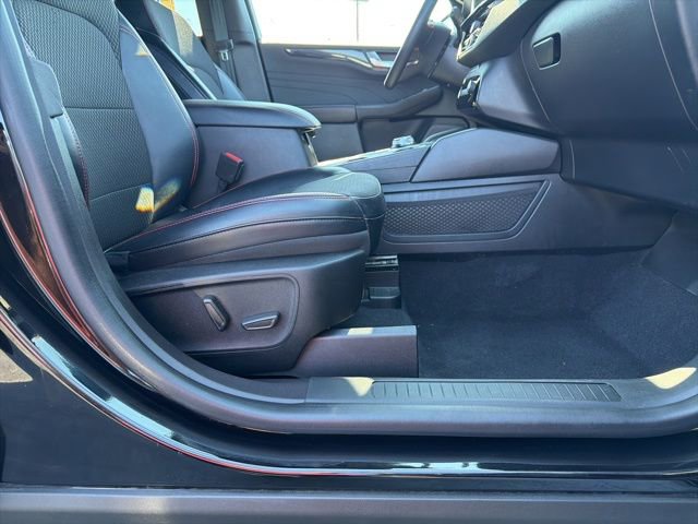 Certified 2023 Ford Escape ST-Line Select w/ Tech Pack #2 image 17