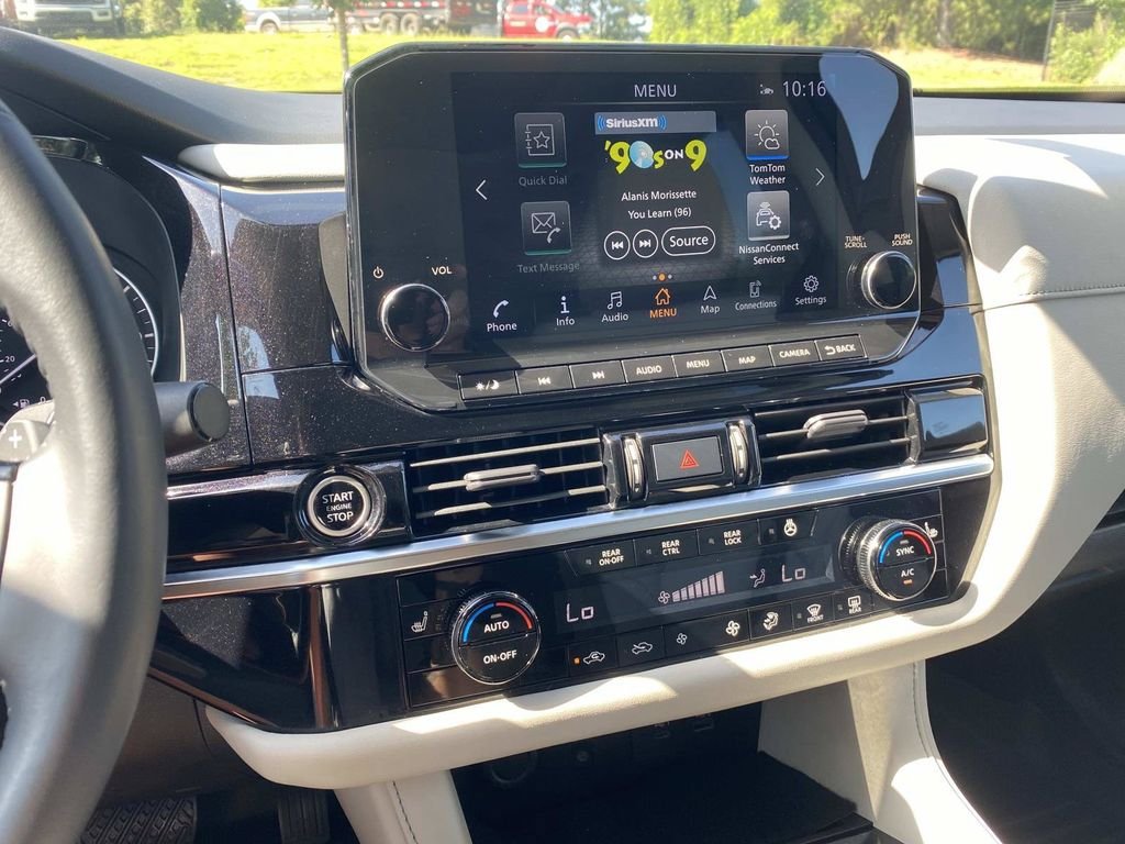 Used 2023 Nissan Pathfinder SL w/ SL Premium Package FWD image 26