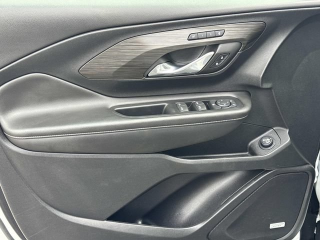 Used 2022 GMC Terrain SLT w/ Infotainment Package II FWD image 18