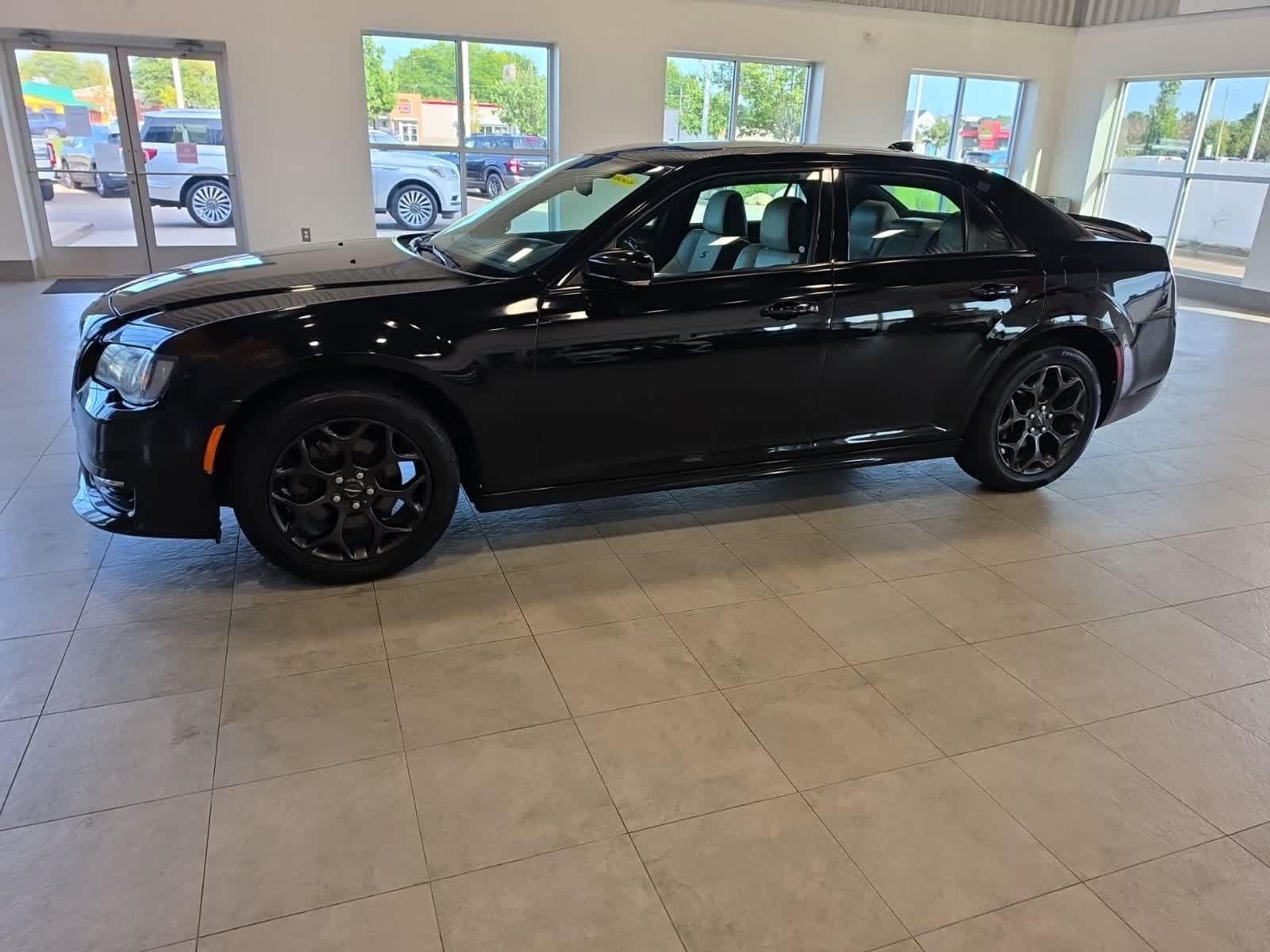 Used 2019 Chrysler 300 S w/ 300S Premium Group 2 AWD/4WD image 15