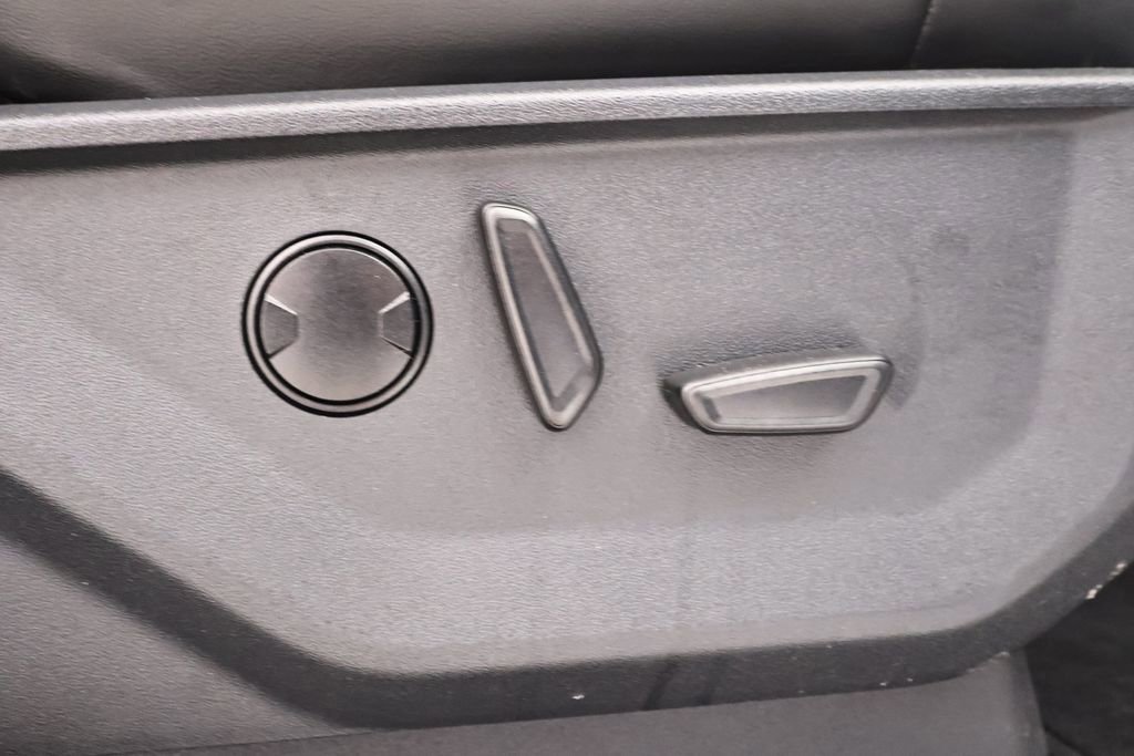 Certified 2025 Ford Expedition Max Platinum image 28