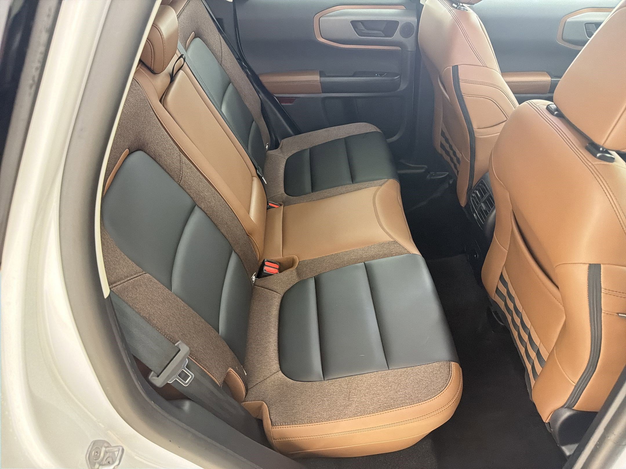 Certified 2025 Ford Bronco Sport Outer Banks w/ Outer Banks Tech Package+ AWD/4WD image 27