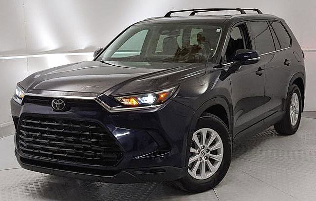 Used 2024 Toyota Grand Highlander AWD image 6