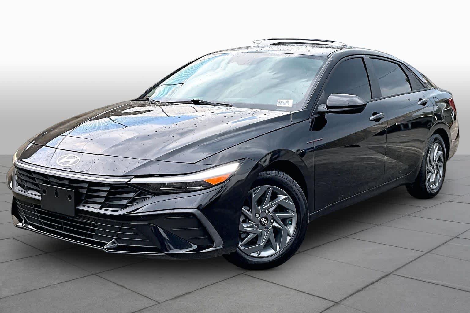 Used 2024 Hyundai Elantra SEL FWD image 35