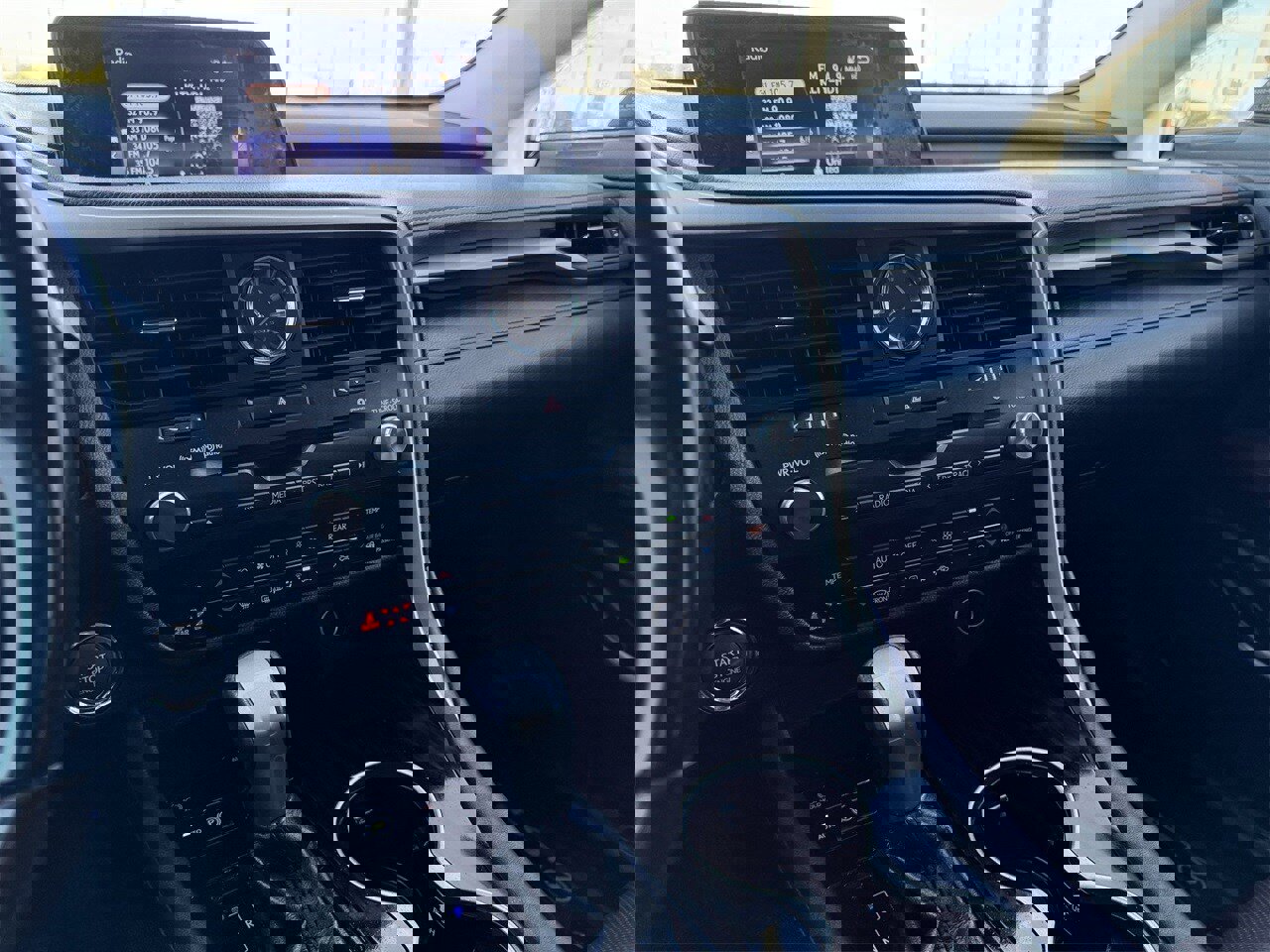 Used 2018 Lexus RX 350L FWD image 16