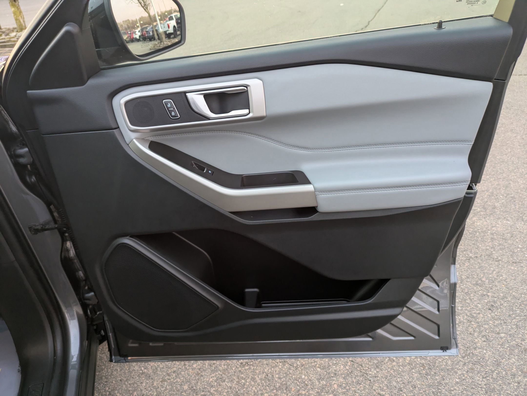 Certified 2024 Ford Explorer XLT w/ Equipment Group 202A image 31