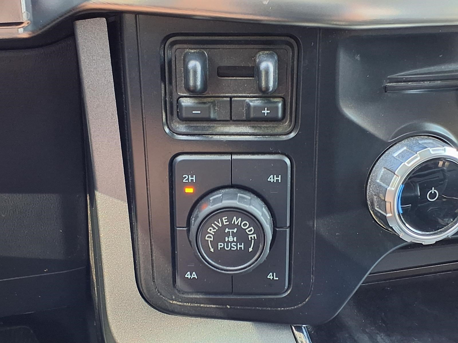 Certified 2023 Ford F150 Lariat w/ Trailer Tow Package AWD/4WD image 19