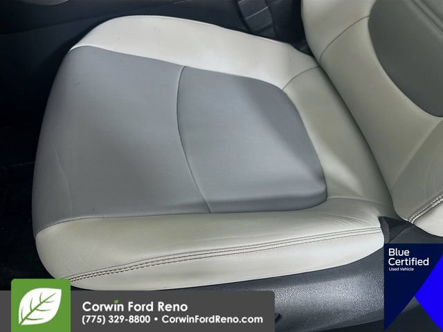 Used 2021 Toyota RAV4 XLE Premium AWD/4WD image 23