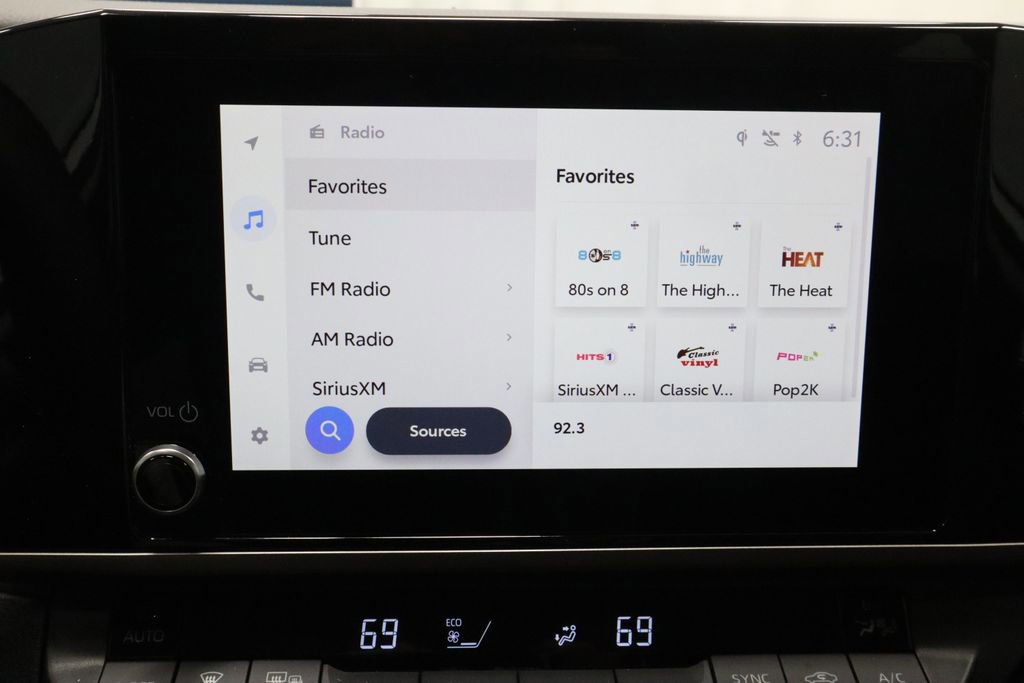 Used 2025 Toyota Camry LE FWD image 9