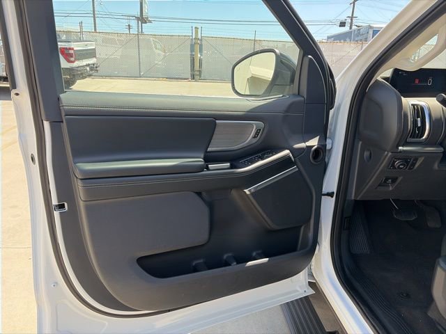 Certified 2025 Ford Expedition Platinum w/ Driver's Package AWD/4WD image 11