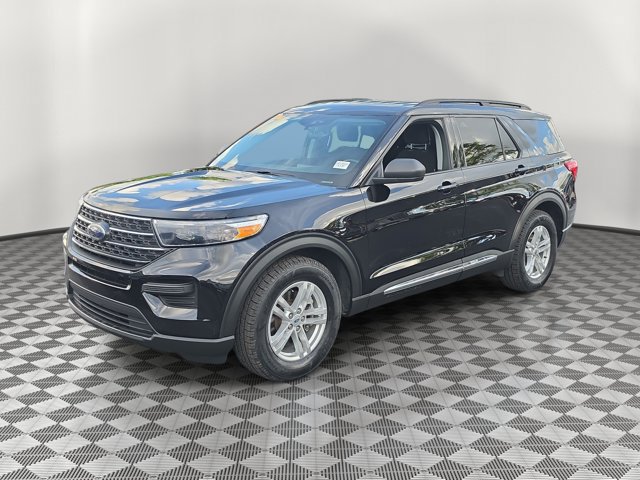 Certified 2023 Ford Explorer XLT RWD image 3