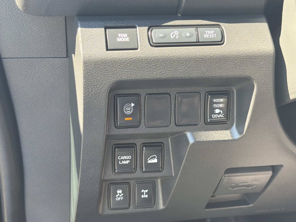 Used 2025 Nissan Frontier PRO-4X w/ Pro Convenience Package AWD/4WD image 17
