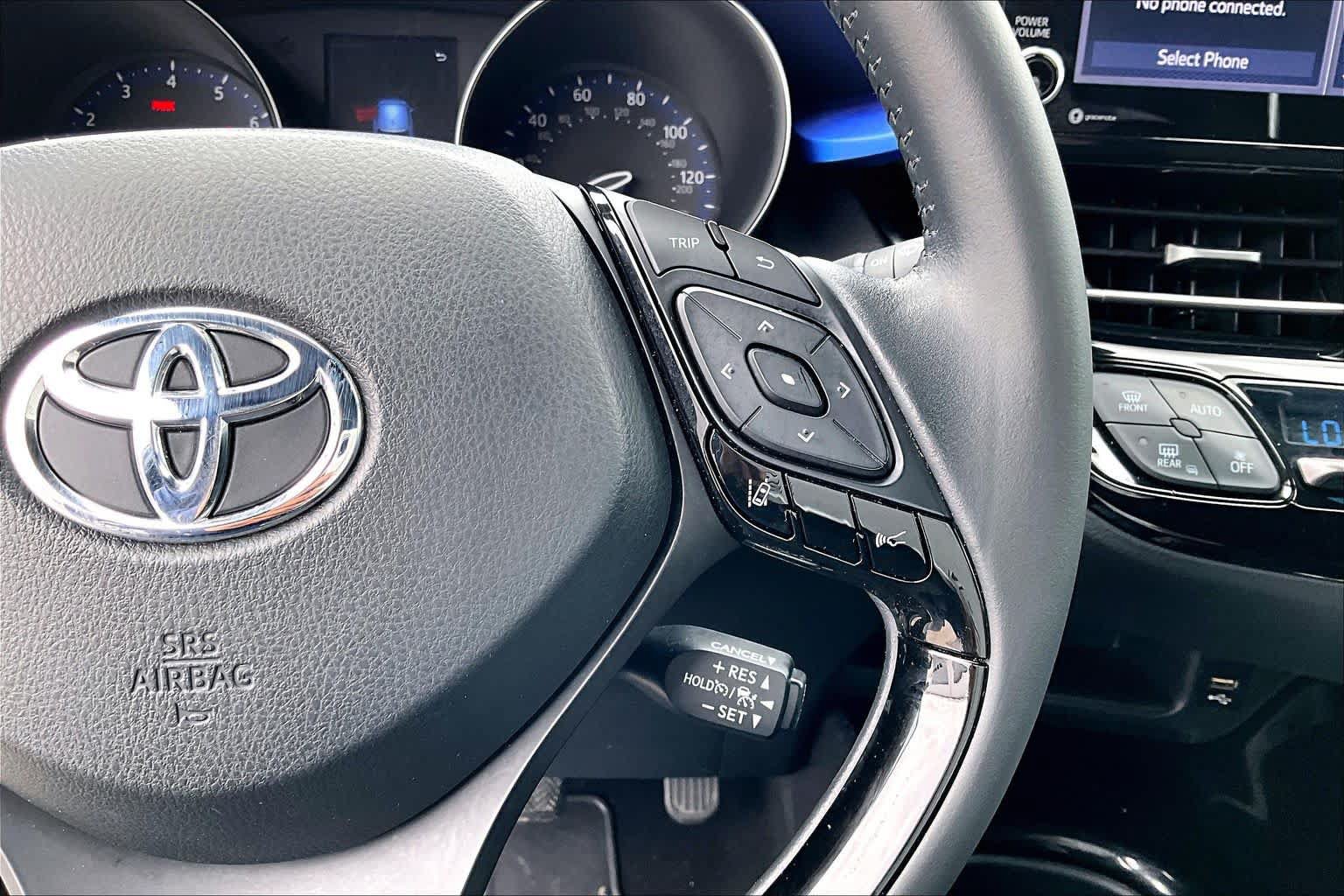 Used 2022 Toyota C-HR XLE FWD image 25