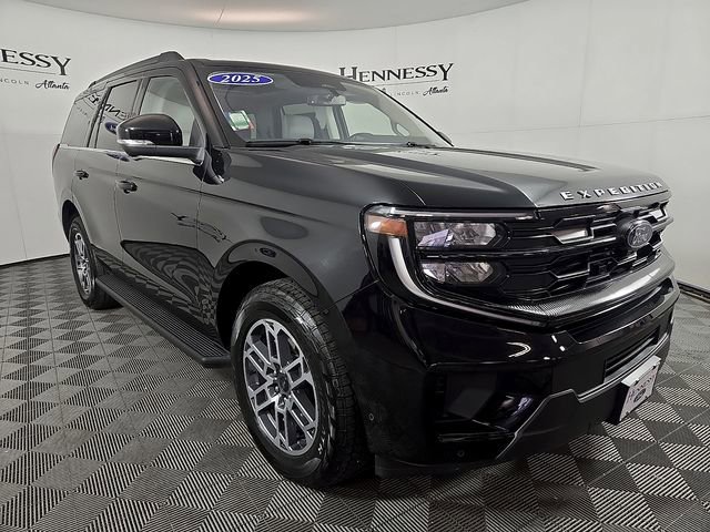 Certified 2025 Ford Expedition Active AWD/4WD image 4