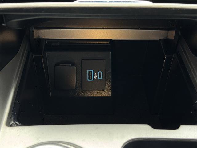 Certified 2021 Ford Explorer XLT w/ Equipment Group 202A image 27