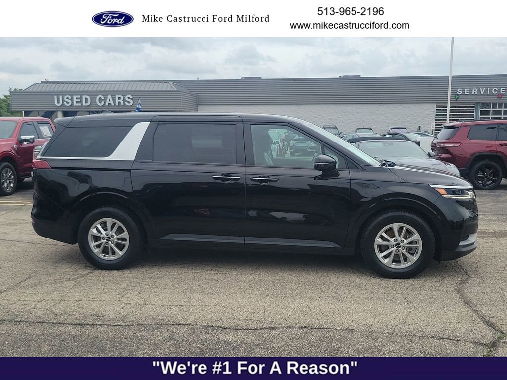 Used 2023 Kia Carnival LX FWD image 6